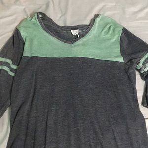 Gray and green 3/4 sleeve top